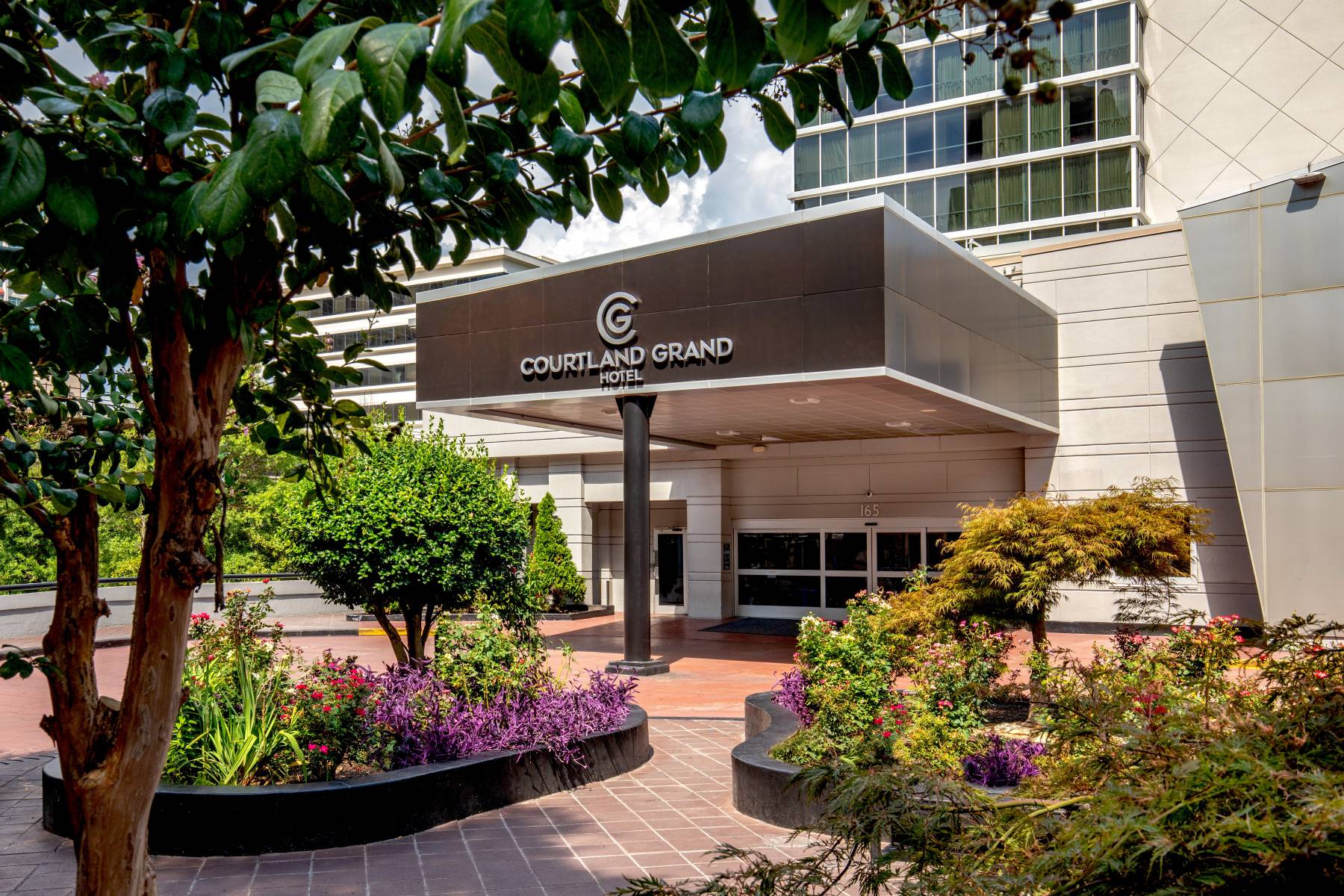 Photo of outside Courtland Hotel